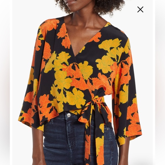 Topshop Tops - Top Shop Floral Blouse size 8 like new